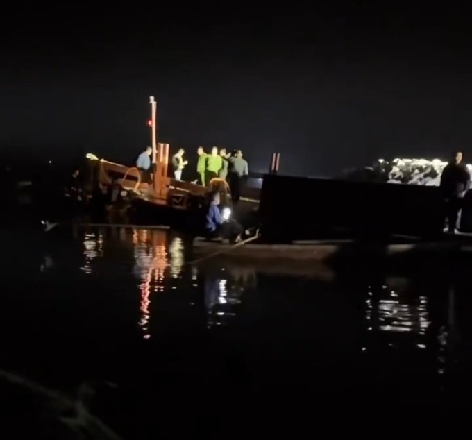 Hiện trường vụ tai nạn ở Hồ Thác Bà. Ảnh: Lào Cai Online.