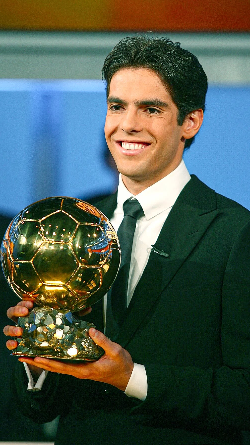 Kaka nhận Quả Bóng Vàng 2007