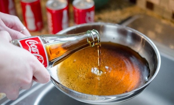 Tuyệt chiêu làm sạch nồi bị cháy sáng ngay như mới - Ảnh 3.