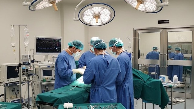 Đau bụng đi khám, người phụ nữ sốc nặng khi biết kết quả- Ảnh 1.