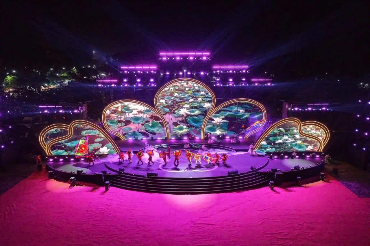 300 . 000 Người tham gia Hội Xuân núi Bà Đen năm 2026 tại Tây Ninh - Ảnh 12. 300 . 000 Người tham gia Hội Xuân núi Bà Đen năm 2026 tại Tây Ninh - Ảnh 12.