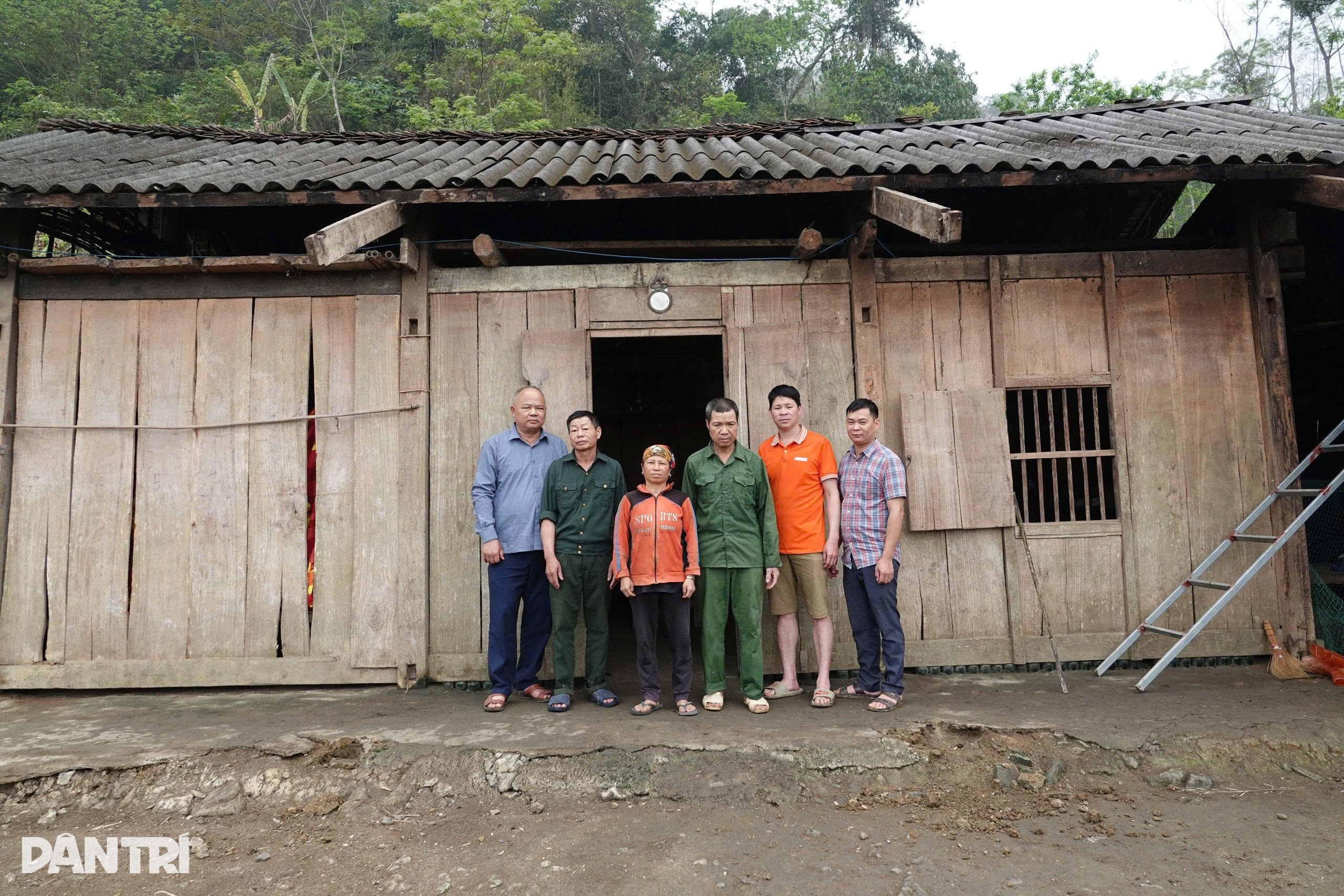 Những dấu chân thầm lặng trên hành trình xây nhà Nhân ái - 1