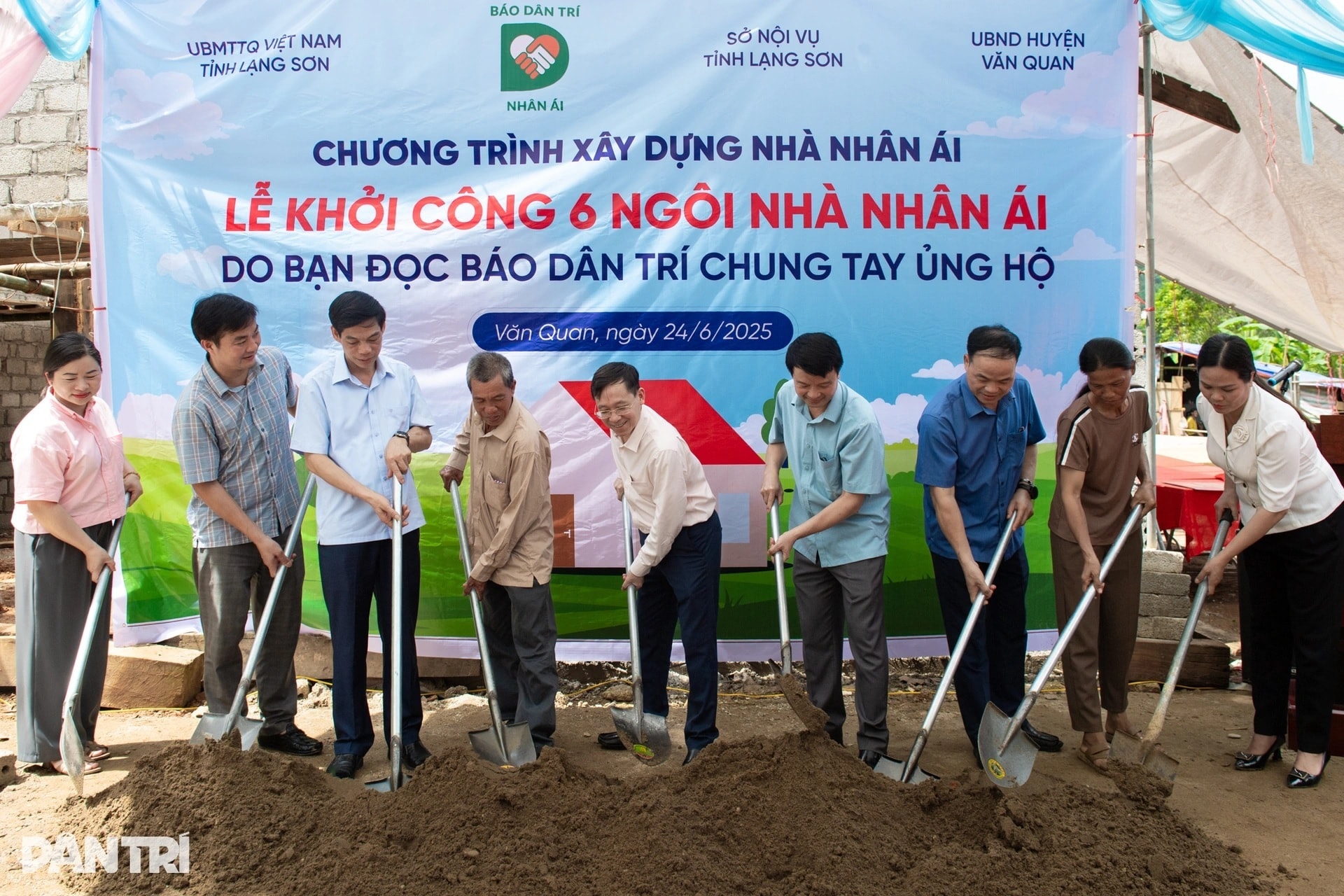 Những dấu chân thầm lặng trên hành trình xây nhà Nhân ái - 4