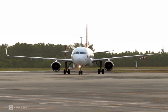 Máy bay hạ cánh xuống sân bay quốc tế Đà Nẵng, tháng 4/2025. Ảnh: Nguyễn Đông