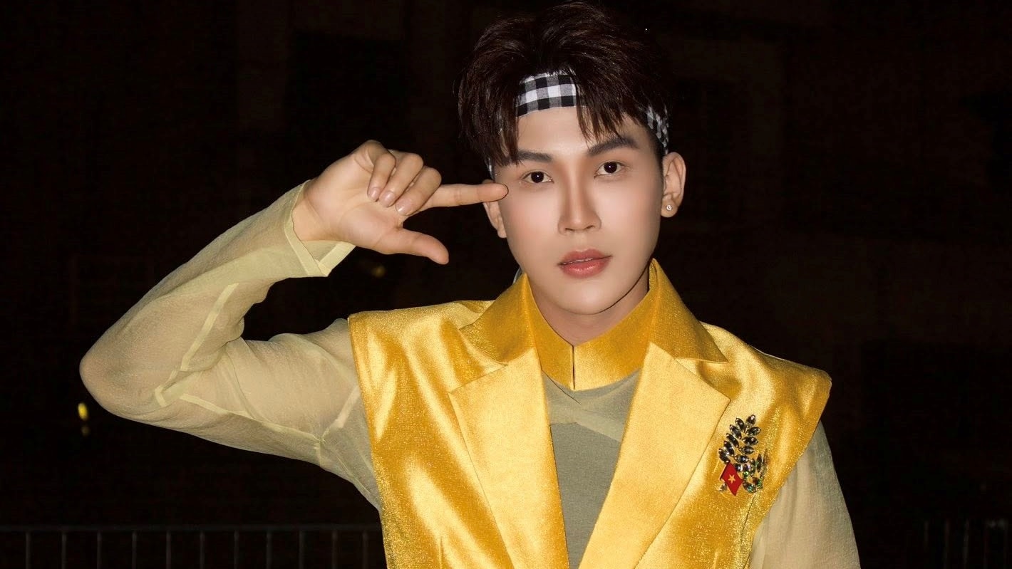 Tiêu Minh Phụng biểu diễn tại 