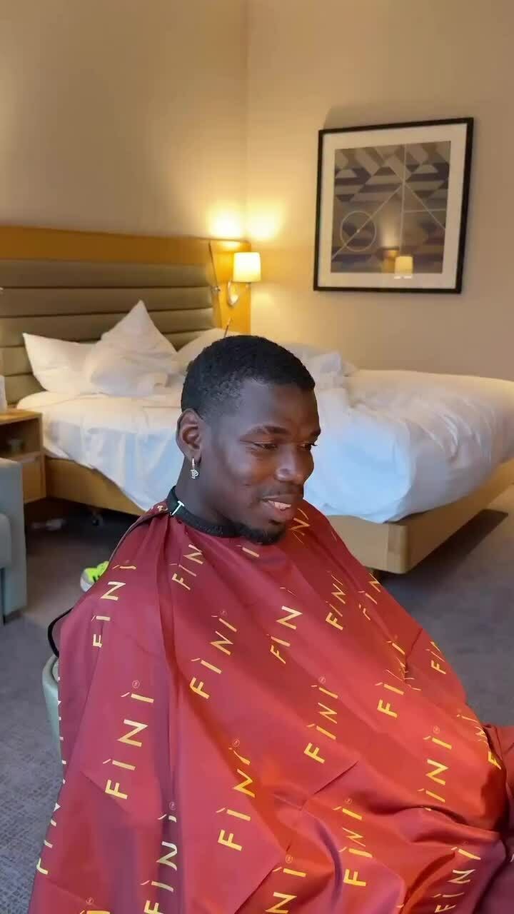 Paul Pogba cắt tóc