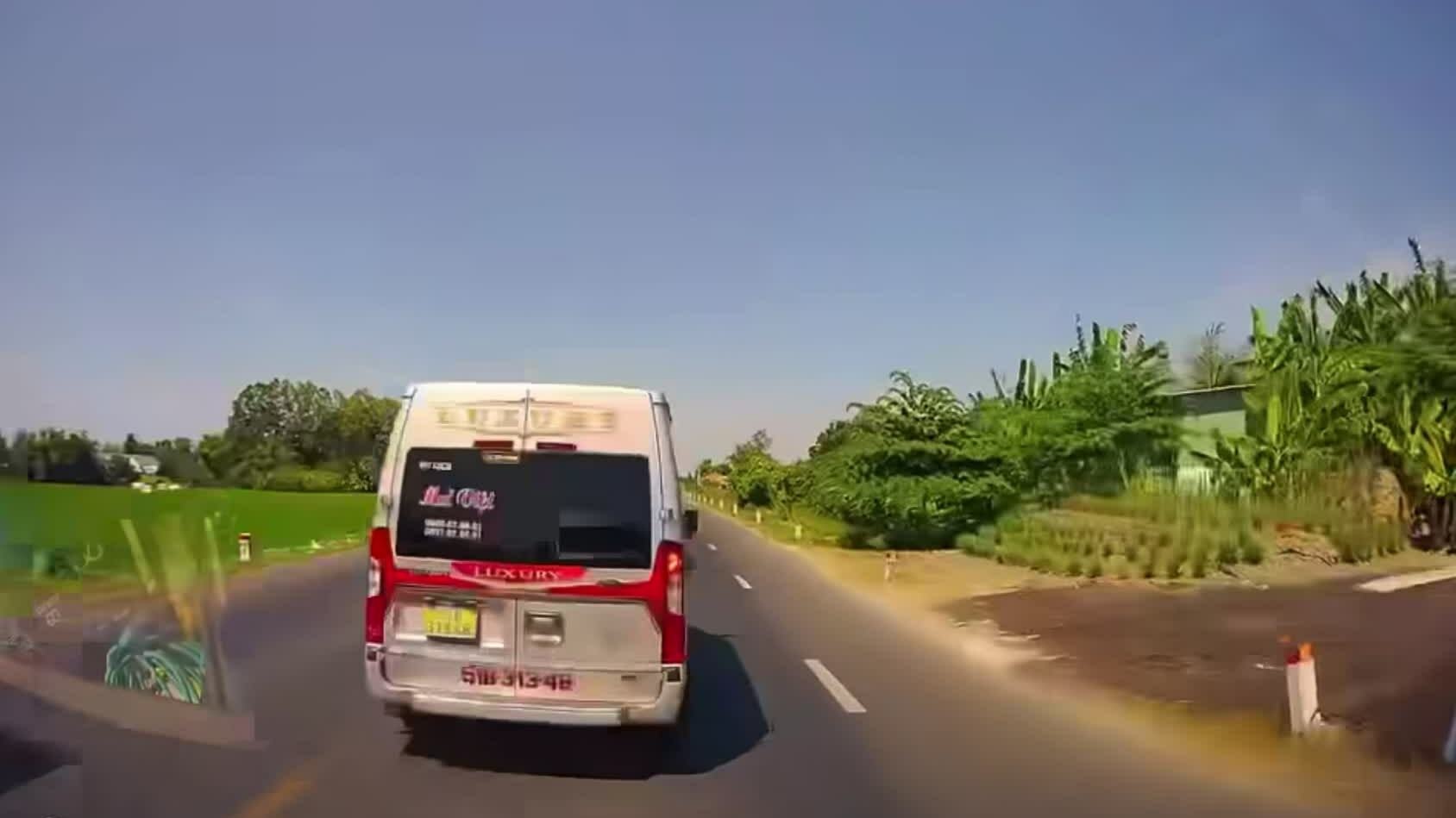 Tông xe đường tránh Long Xuyên