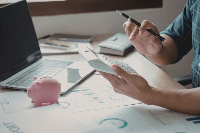 Người trẻ và nỗi lo phải giàu nhanh- Ảnh 1.