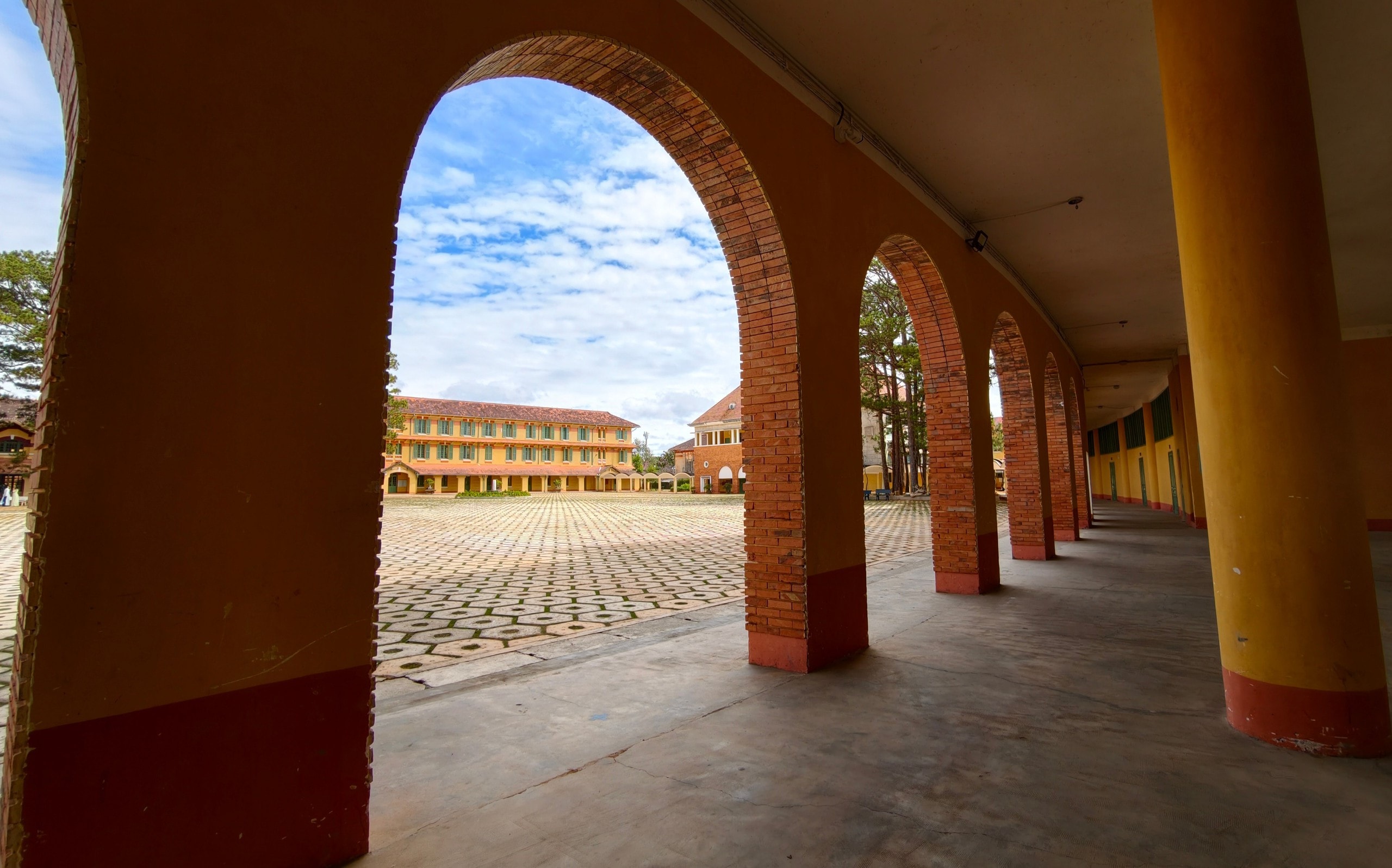 Ngôi trường gần 100 năm ở Đà Lạt là di tích cấp quốc gia - Ảnh 13.