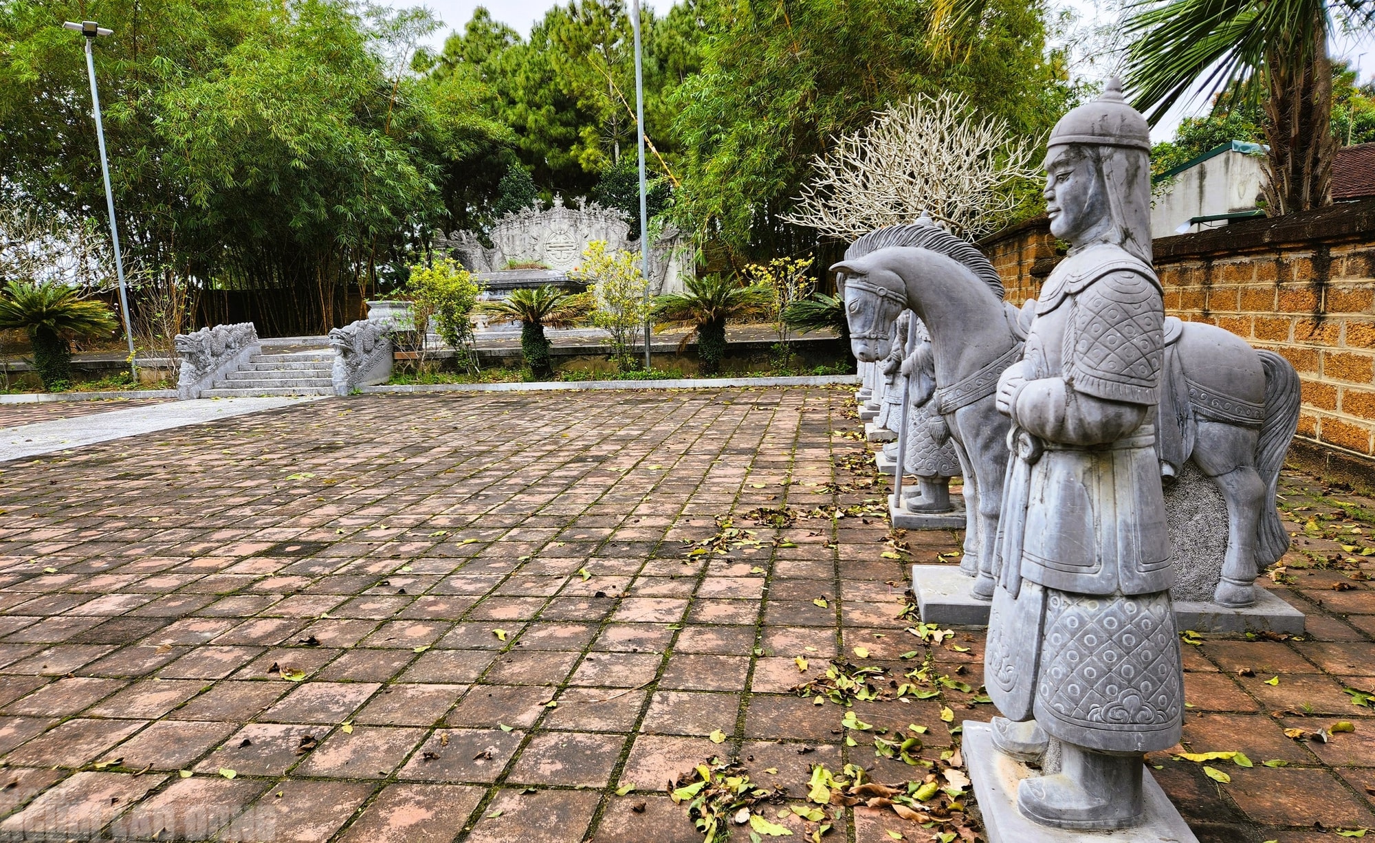 Nơi an nghỉ của vị vua "hồi hương" sau 46 năm ở Thanh Hóa - Ảnh 10.