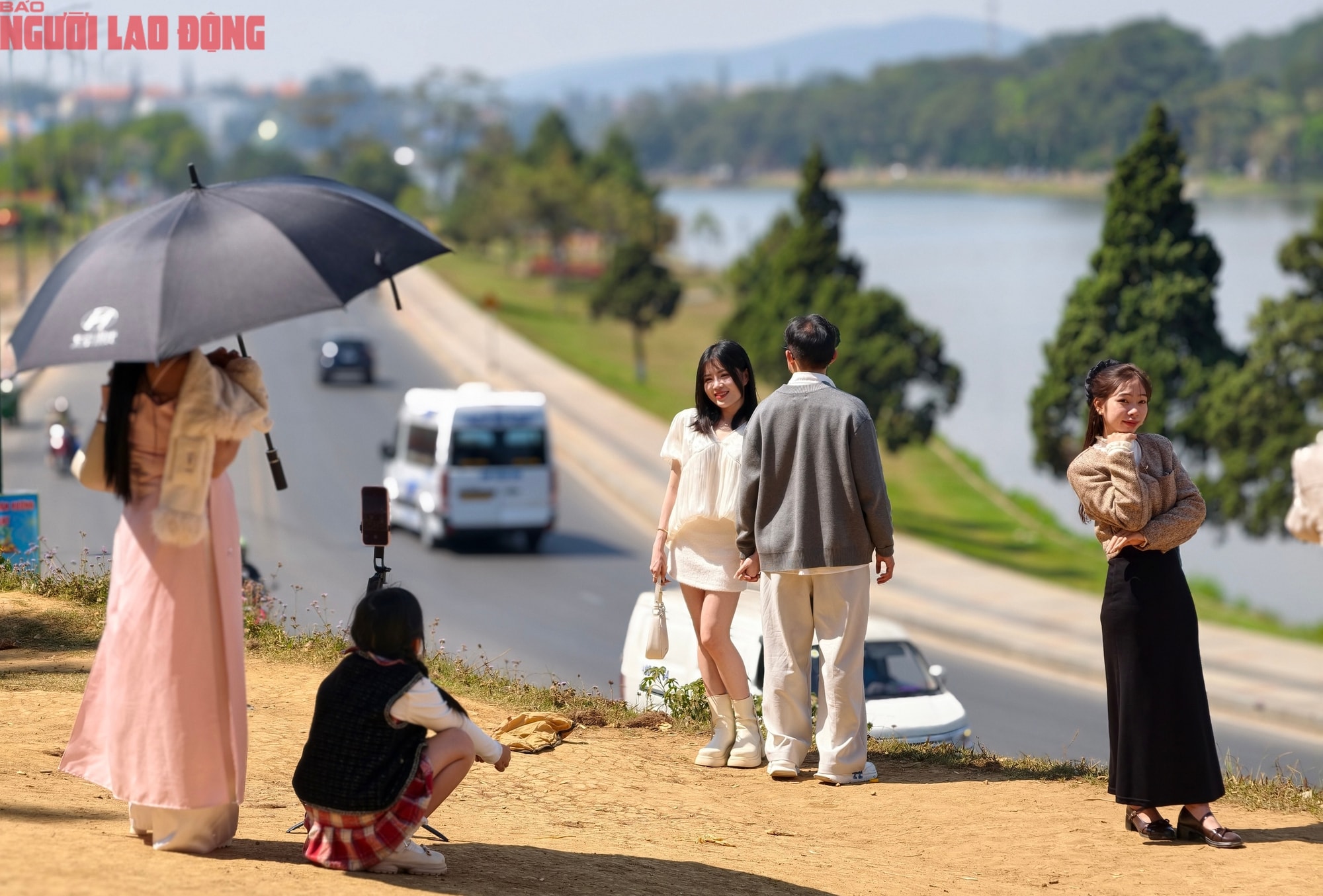 Mùng 6 Tết, Đà Lạt vẫn rộn ràng khách du xuân - Ảnh 23.