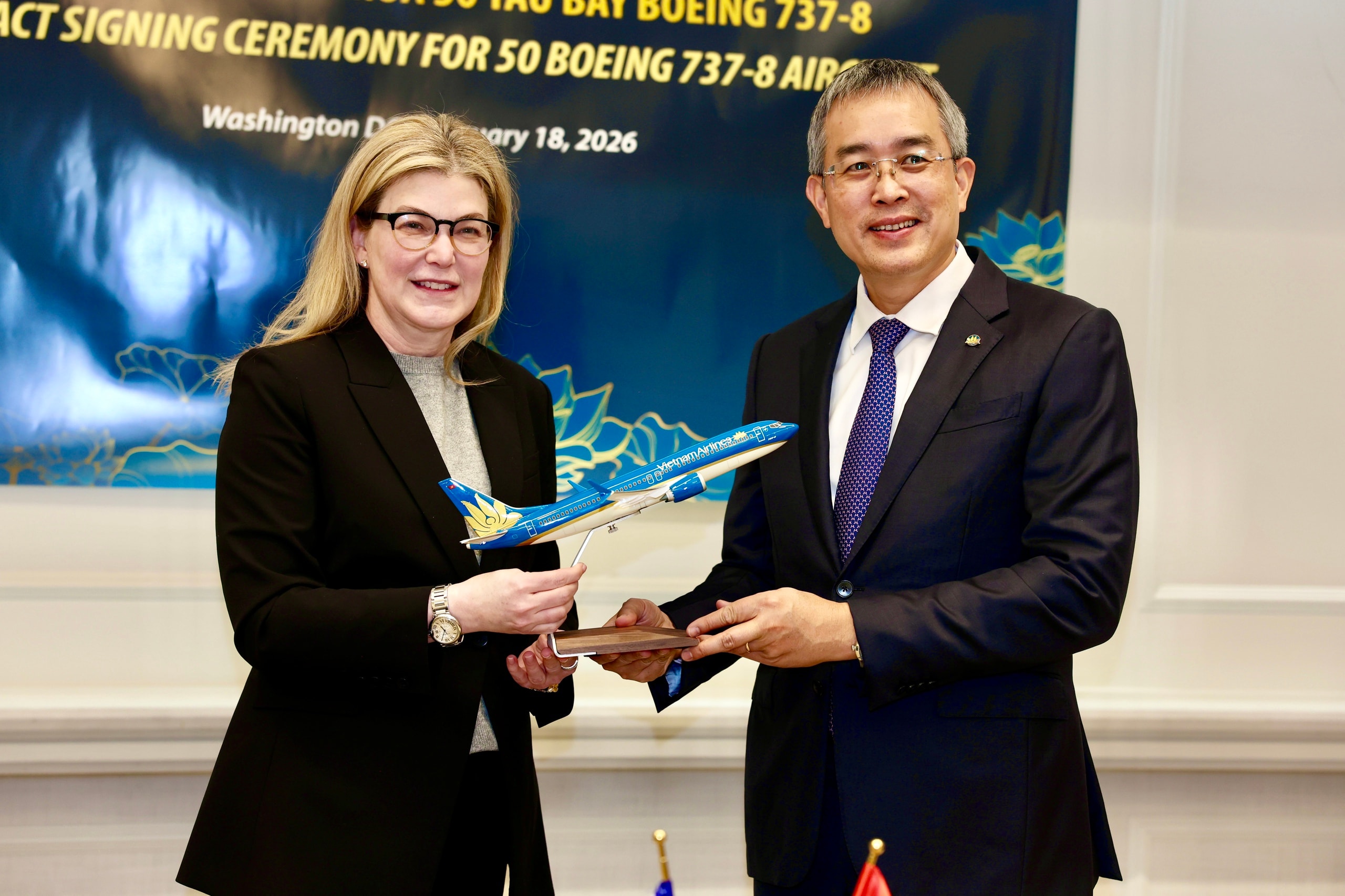 Lãnh đạo Vietnam Airlines nói về kế hoạch đầu tư 30 máy bay thân rộng hơn 12 tỉ USD - Ảnh 1.