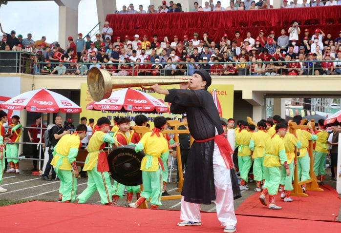 "Ông trâu" số 06 giành chức vô địch lễ hội chọi trâu truyền thống Đồ Sơn 2025- Ảnh 3.