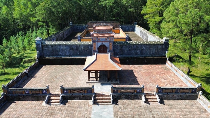 Kiến nghị tháo dỡ công trình lạ tại lăng vua Thiệu Trị để Bảo tồn Di sản Văn hóa - Ảnh 1.