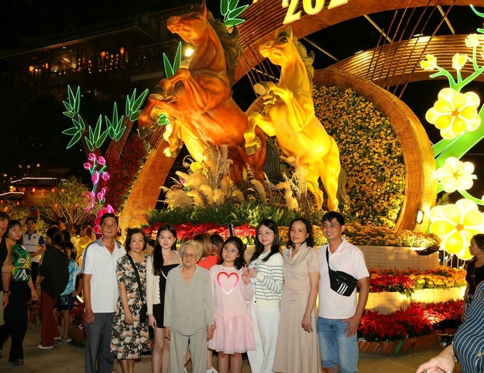 Hơn nửa triệu khách Du lịch Cần Thơ dịp Tết 2026 với doanh thu ấn tượng - Ảnh 3.