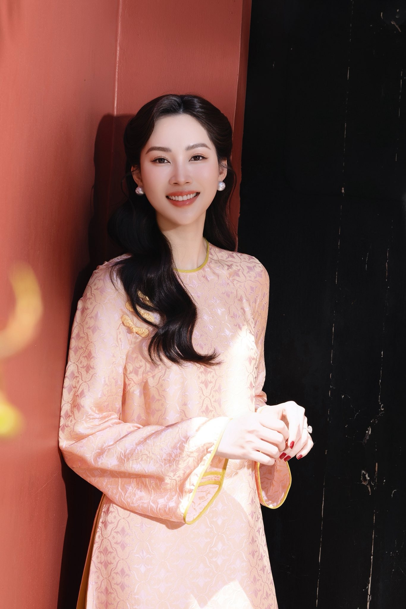 Phản ứng của Đặng Thu Thảo khi được khen 'đẹp nhất Việt Nam'- Ảnh 1.