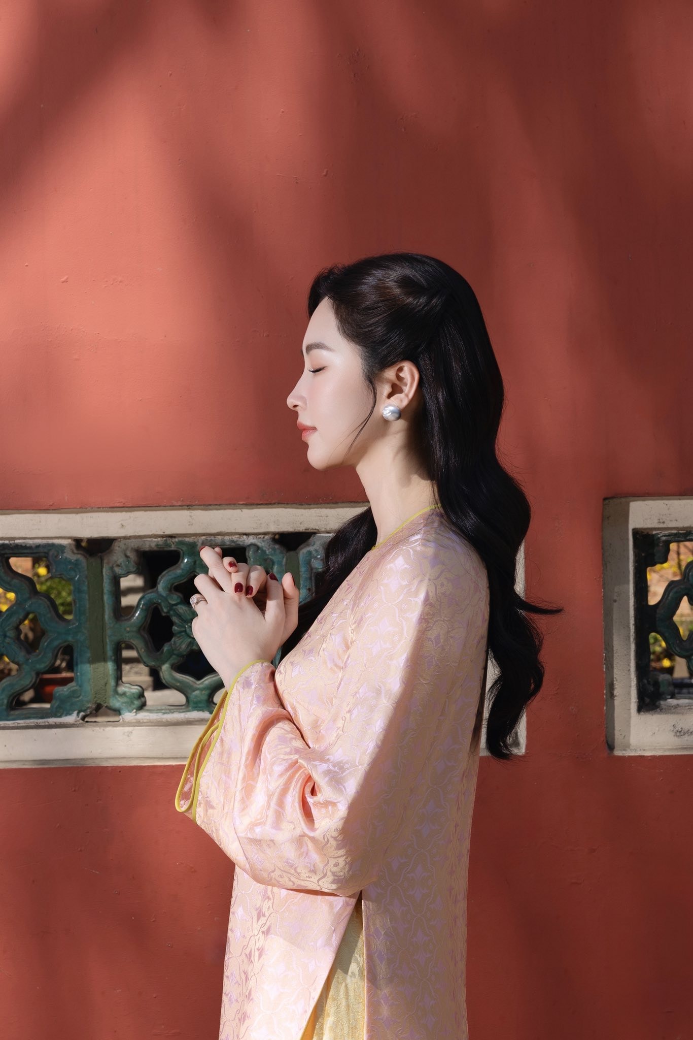 Phản ứng của Đặng Thu Thảo khi được khen 'đẹp nhất Việt Nam'- Ảnh 2.