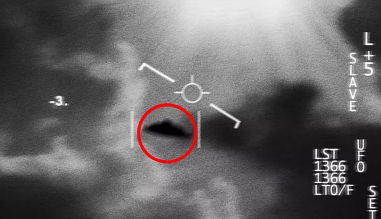 Bà Vanga dự đoán một “tàu vũ trụ khổng lồ” sẽ tiến vào Trái đất tháng 11/2026. (Nguồn: Daily Mail)