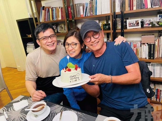 Huỳnh Nhật Hoa (trái) và vợ chồng Miêu Kiều Vỹ. Ảnh: Exmoo News