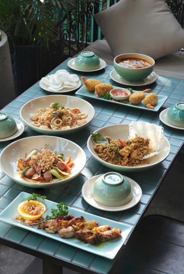 Quán Bụi – Laang Saigon: Khi bữa tiệc tân niên bắt đầu từ cảm giác an yên của bếp nhà - Ảnh 5.