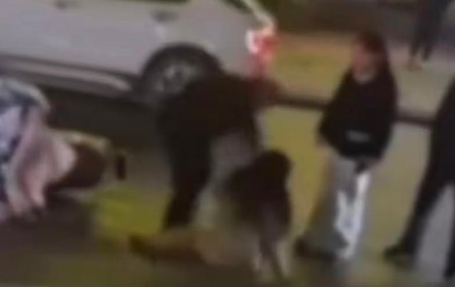 Đánh cô gái sau va chạm, cặp vợ chồng nhận ngay kết đắng - Ảnh 1.