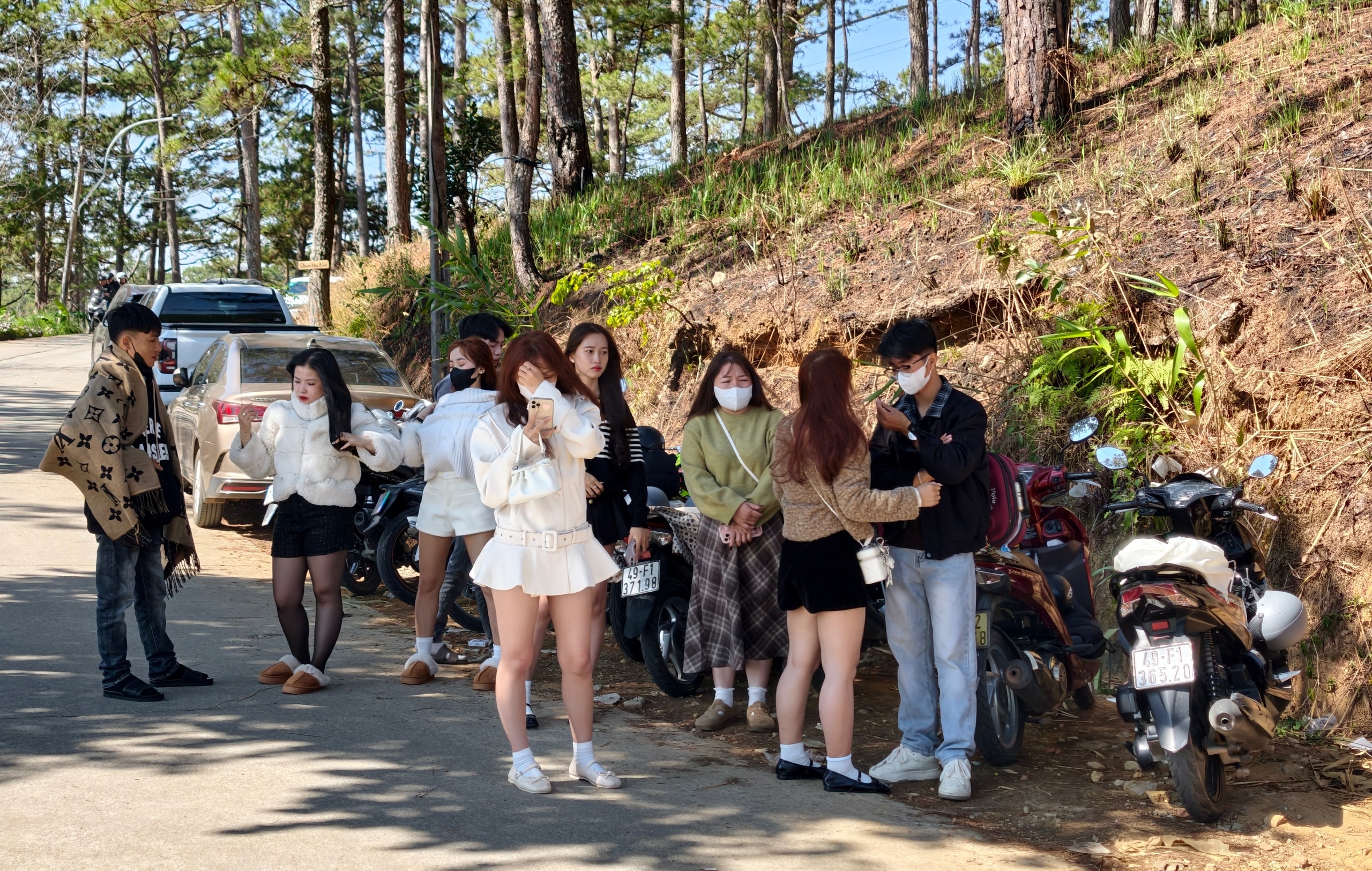 Du khách thong thả rời Đà Lạt sau kì nghỉ Tết Nguyên đán - Ảnh 6.