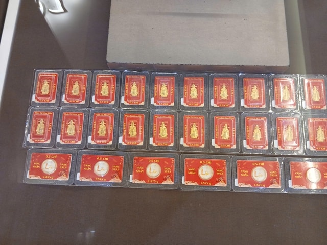 Giá vàng và bạc tăng Mạnh dịp Thần Tài 2026 , sức mua gia tăng đáng kể - Ảnh 1. Giá vàng và bạc tăng Mạnh dịp Thần Tài 2026 , sức mua gia tăng đáng kể - Ảnh 1.