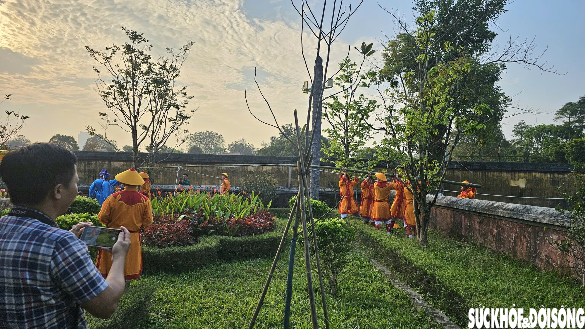 Khai ấn tân niên trong Hoàng cung Huế, du khách hào hứng khi được tặng chữ- Ảnh 4.