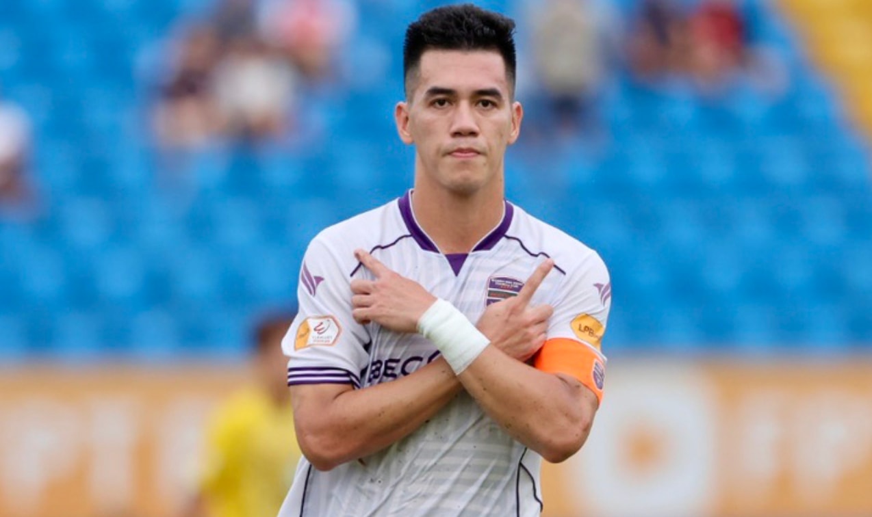 Tiến Linh thẳng thắn nhìn lại giai đoạn khó khăn, cho rằng áp lực là yếu tố giúp anh trưởng thành.