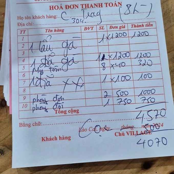 Hóa đơn viết tay được chị Trang đăng tải. Ảnh: NVCC