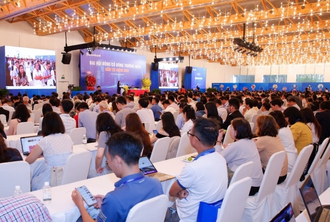 Hơn 1.000 cổ đông dự phiên họp thường niên của Sacombank tổ chức tháng 4/2025. Ảnh: Sacombank