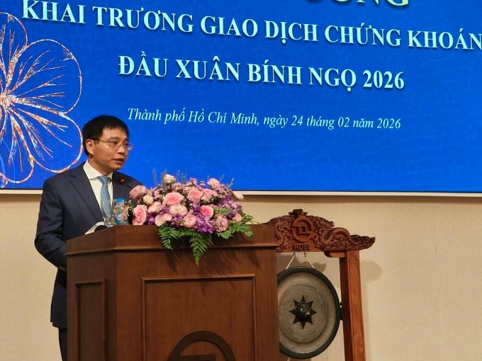 Bộ trưởng Bộ Tài chính Nguyễn Văn Thắng phát biểu tại lễ đánh cồng khai trương giao dịch chứng khoán đầu xuân 2026. Ảnh: Chí Kiên