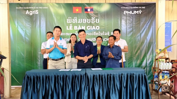 Lễ bàn giao Hệ thống nước sạch công nghệ RO. Ảnh: Phú Mỹ