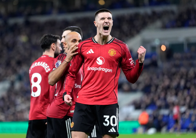Benjamin Sesko mừng bàn trong trận Man Utd thắng Everton 1-0 ở vòng 27 Ngoại hạng Anh trên sân Hill Dickinson, Bramley-Moore Dock, Vauxhall, Liverpool, Anh ngày 23/2/2026. Ảnh: PA