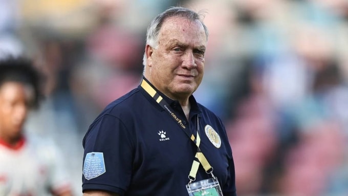 Advocaat dẫn dắt Curacao trong trận hòa Jamaica ở vòng loại World Cup hôm 18/11/2025. Ảnh: ANP