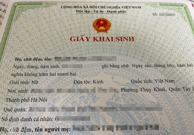 Giấy khai sinh mới nhất. Ảnh: Phạm Dự