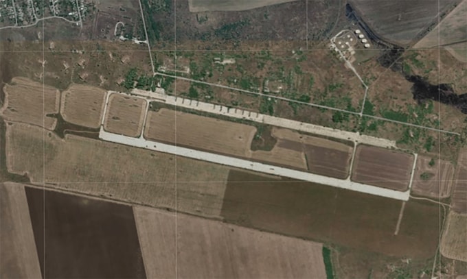 Căn cứ không quân Buyalyk gần khu dân cư cùng tên tại tỉnh Odessa, Ukraine. Ảnh: Google Earth