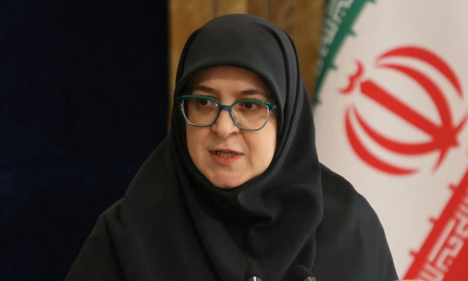 Bà Mohajerani phát biểu tại Tehran hồi năm 2024. Ảnh: AFP