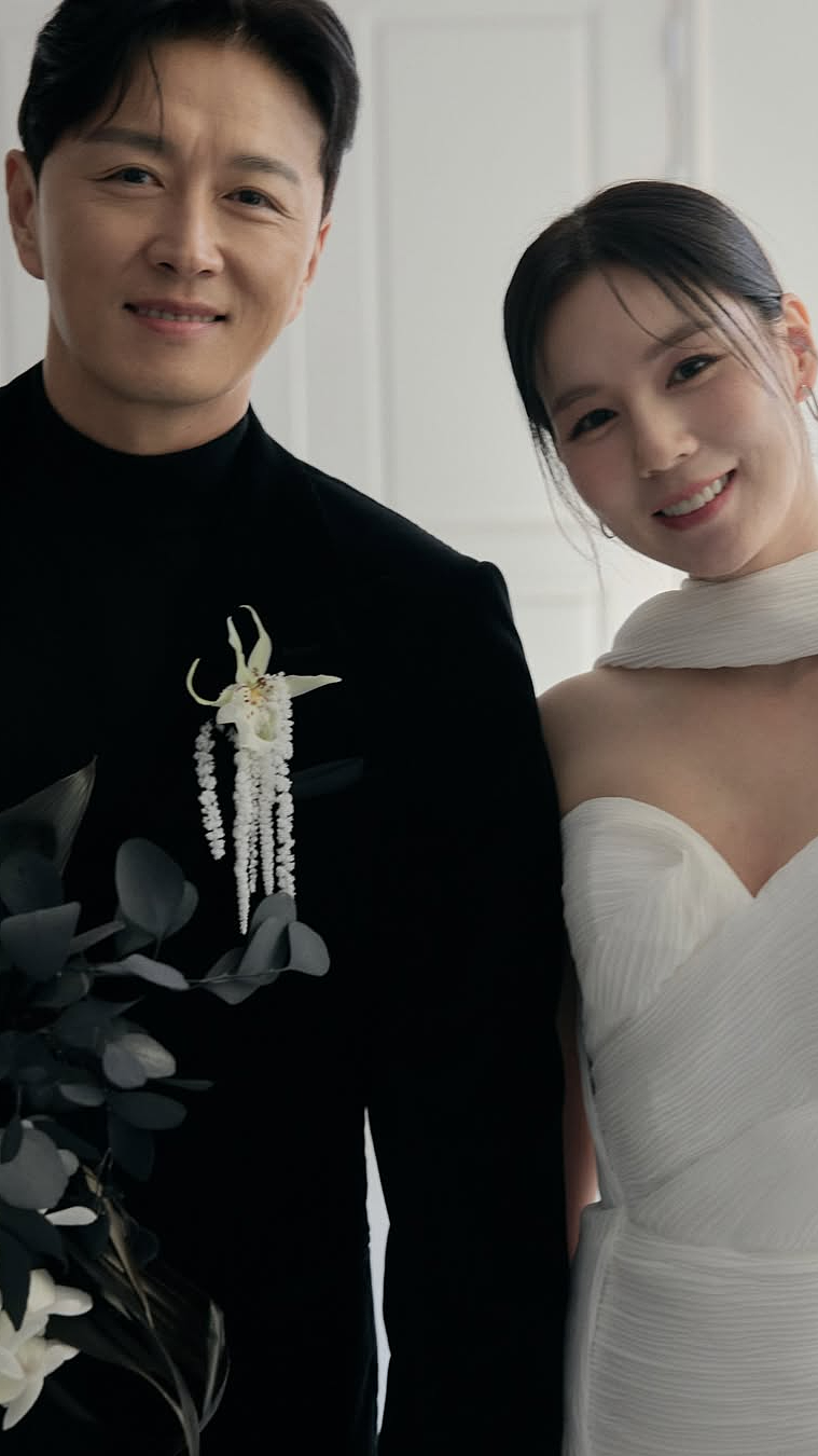 Jin Tae Hyun, Park Si Eun kỷ niệm 10 năm cưới