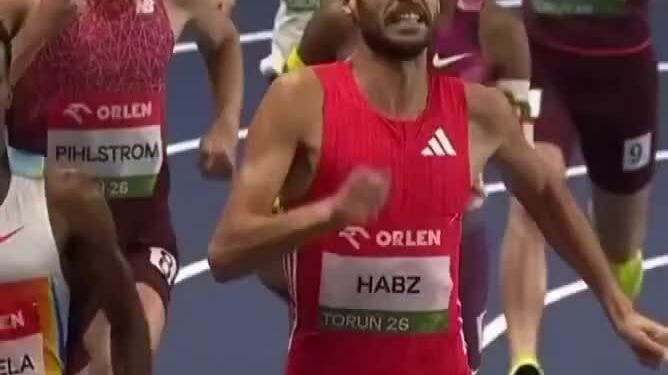 VĐV Botswana bị truất quyền vô địch vì ăn mừng phản cảm