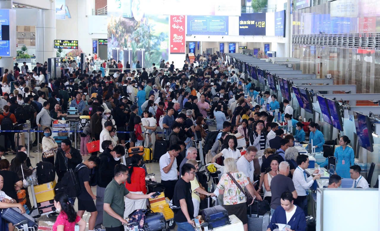 Hàng không Việt khai thác 9.100 chuyến bay dịp Tết: Ba sân bay lớn đồng loạt lập kỷ lục - Ảnh 1.