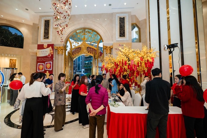 Giá bạc hôm nay 24-2: Một thương hiệu bạc quá tải ngay trong ngày mở bán đầu tiên - Ảnh 2.