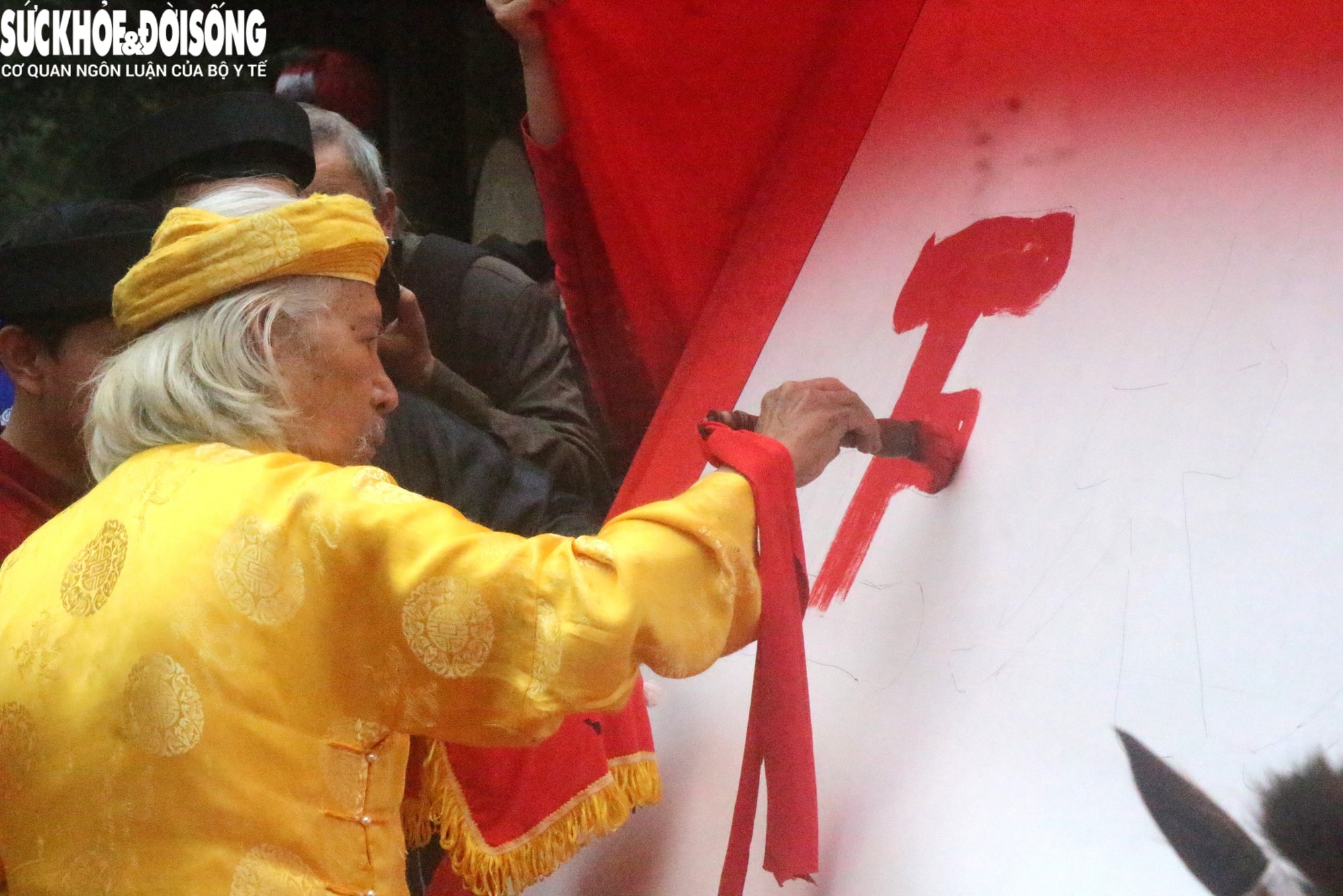 Khai bút đầu Xuân Bính Ngọ tại Đền thờ Vạn thế sư biểu Chu Văn An- Ảnh 5.