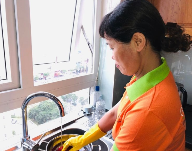 Giúp việc 'mất hút' sau Tết, nhiều gia đình loay hoay xoay sở- Ảnh 4.