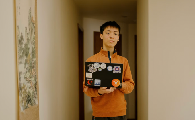 Nick Dobroshinsky, người sáng lập nền tảng phân tích kinh doanh bằng AI. Ảnh: WSJ