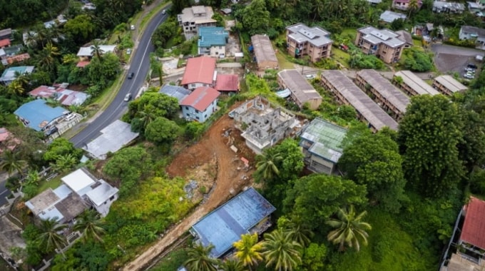 Tại thủ phủ Suva của Fiji, màn đêm luôn tiềm ẩn những hiểm họa khó lường khi nhiều đứa trẻ bị cuốn vào vòng xoáy ma túy. Ảnh: Cooper Williams/The Guardian