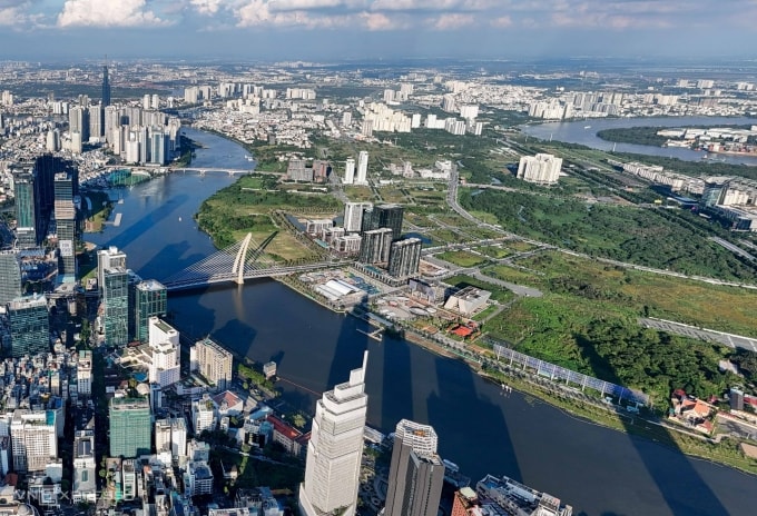 Khu đất từ cầu Ba Sơn tới cầu Thủ Thiệm dự kiếm cải tạo làm công viên bờ sông Sài Gòn, tháng 10/2024. Ảnh: Quỳnh Trần