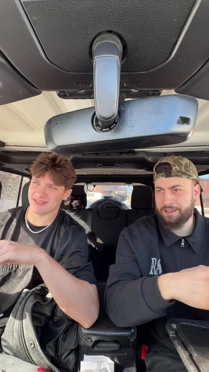 Con trai cựu Thủ tướng Canada: 'Katy Perry cho tôi lời khuyên về âm nhạc'