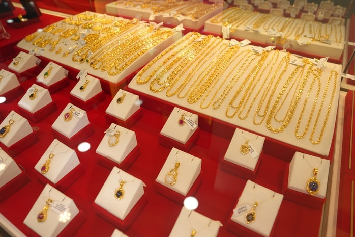 Giá vàng giảm mạnh nhất lịch sử 2026: Nguyên nhân và tác động Kinh tế - Ảnh 3.