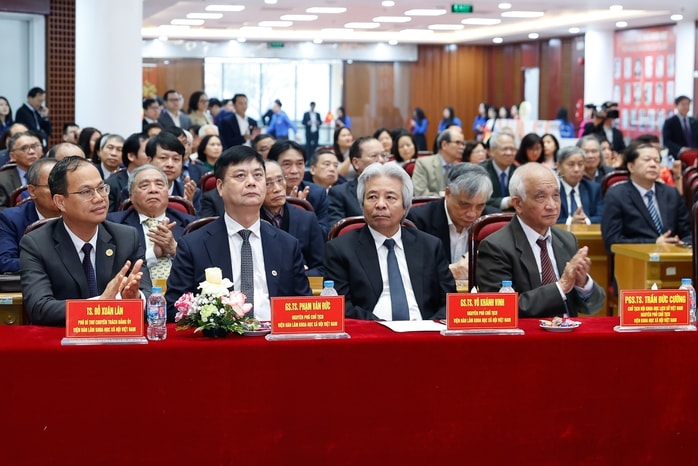 Thủ tướng: Khoa học xã hội và nhân văn là kim chỉ nam cho hoạch định đường lối - Ảnh 1.